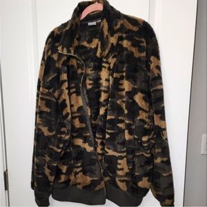 NY&CO Camouflage Teddy Jacket size xlarge
$12
Size: XL